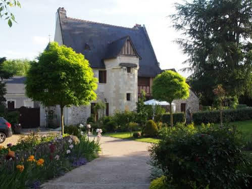 Manoir Du Rouvre Hotel Mettray Exterior photo